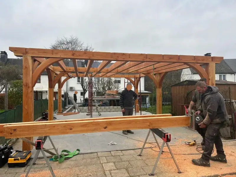 Pergola en bois sur Bouillon