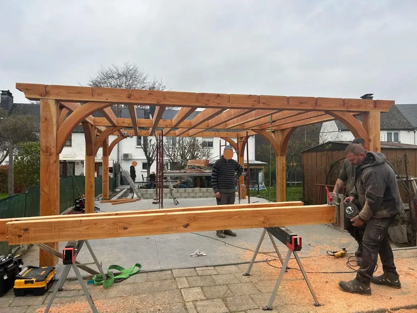 Pergola en bois sur Bouillon
